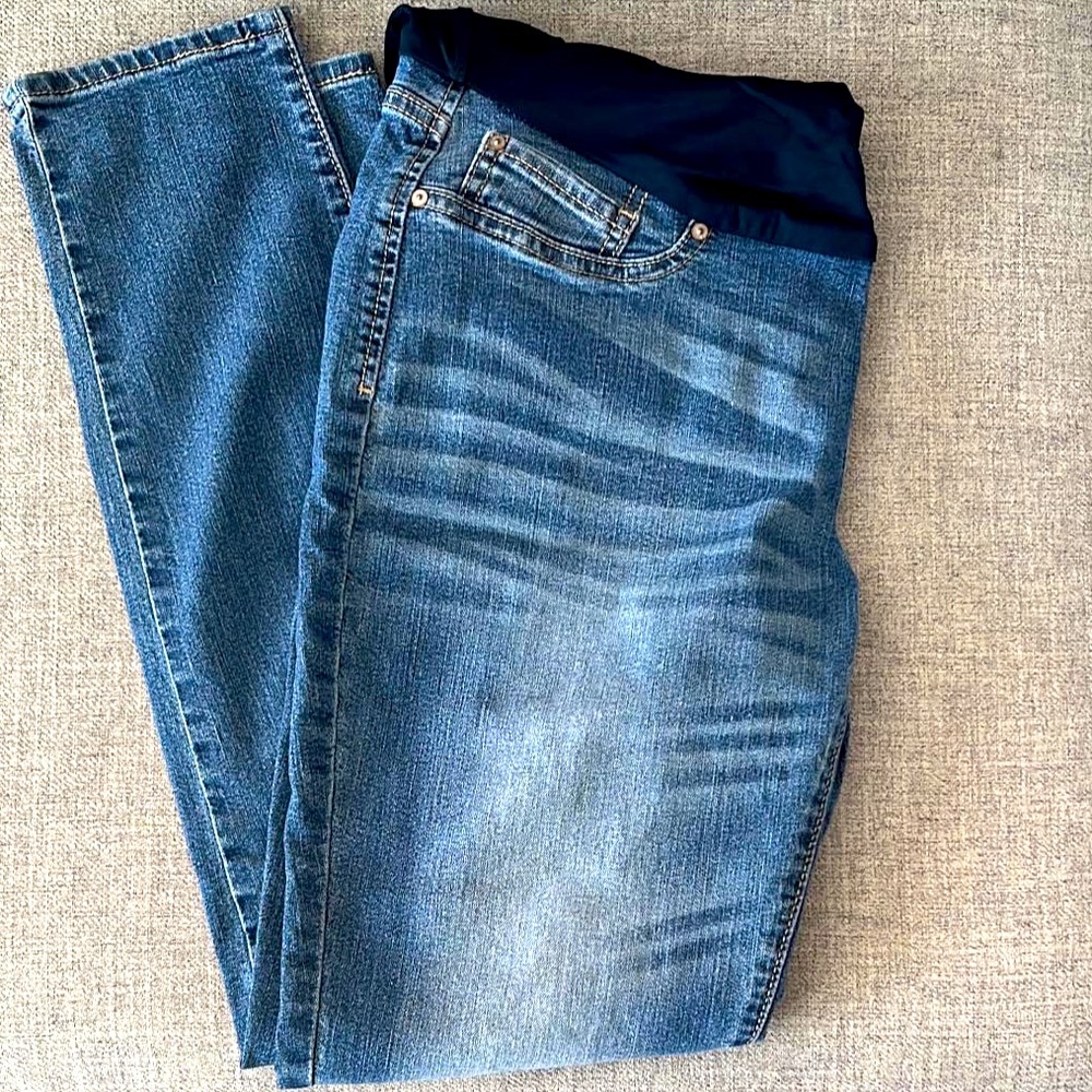 Levi brand maternity jeans. Over the belly. Very lightly used. Great condition.